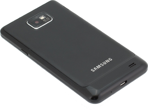 Обзор Samsung Galaxy S II. Задняя панель коммуникатора